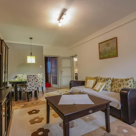 Koezel A Strandhoz Apartament Eger